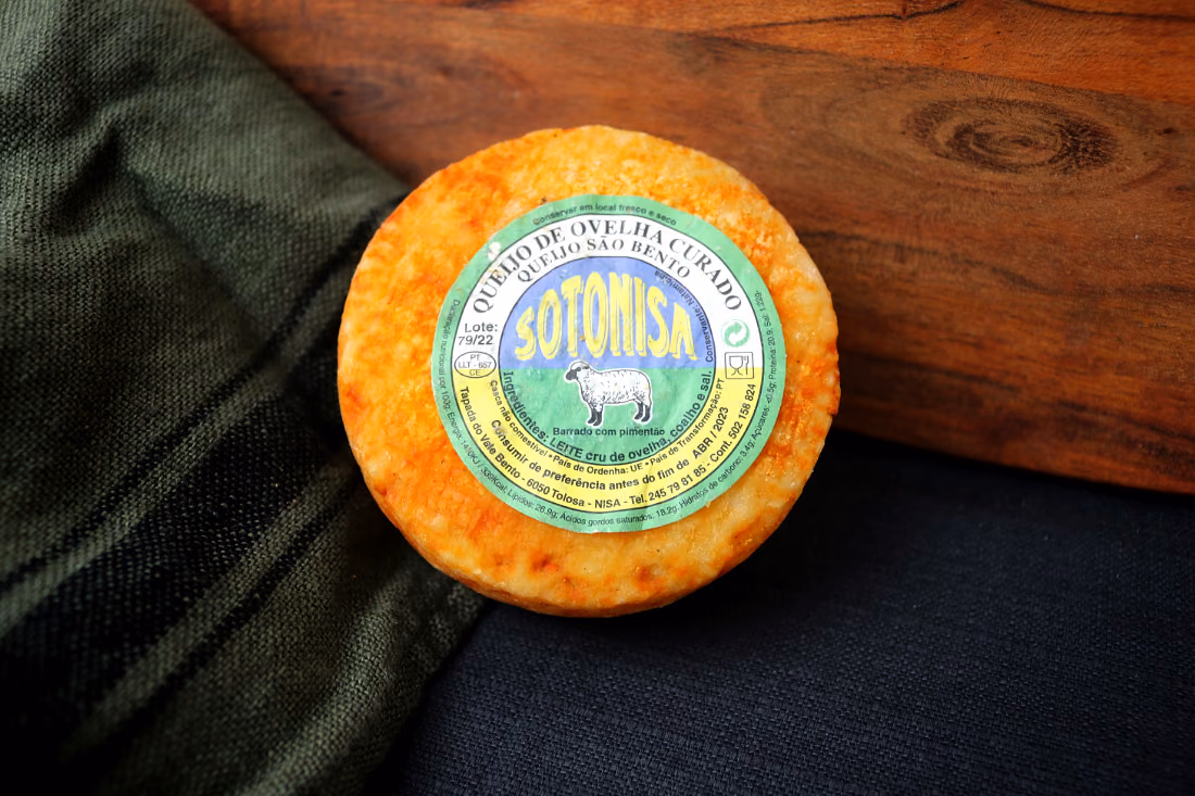 Queijo de Nisa, de pasta semidura
